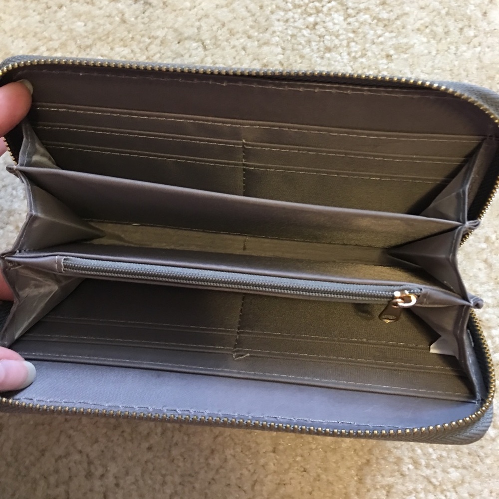Wallet - Picture 2 of 6